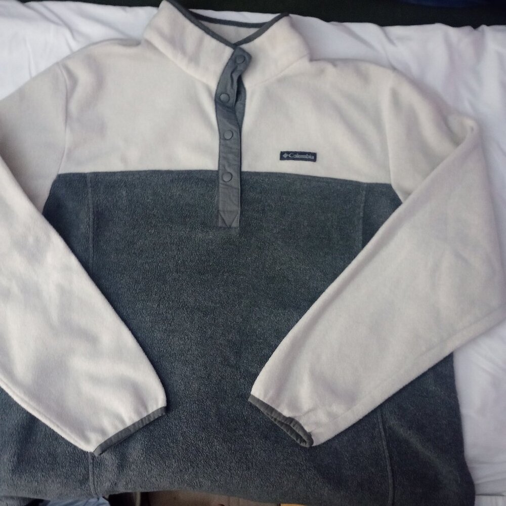 Pullover sweater